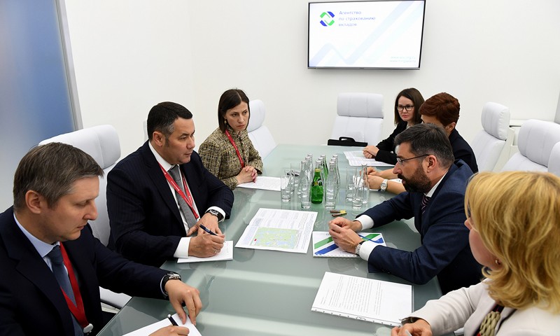 Губернатор Игорь Руденя в первый день работы на ПМЭФ-2018 провёл ряд деловых встреч и переговоров