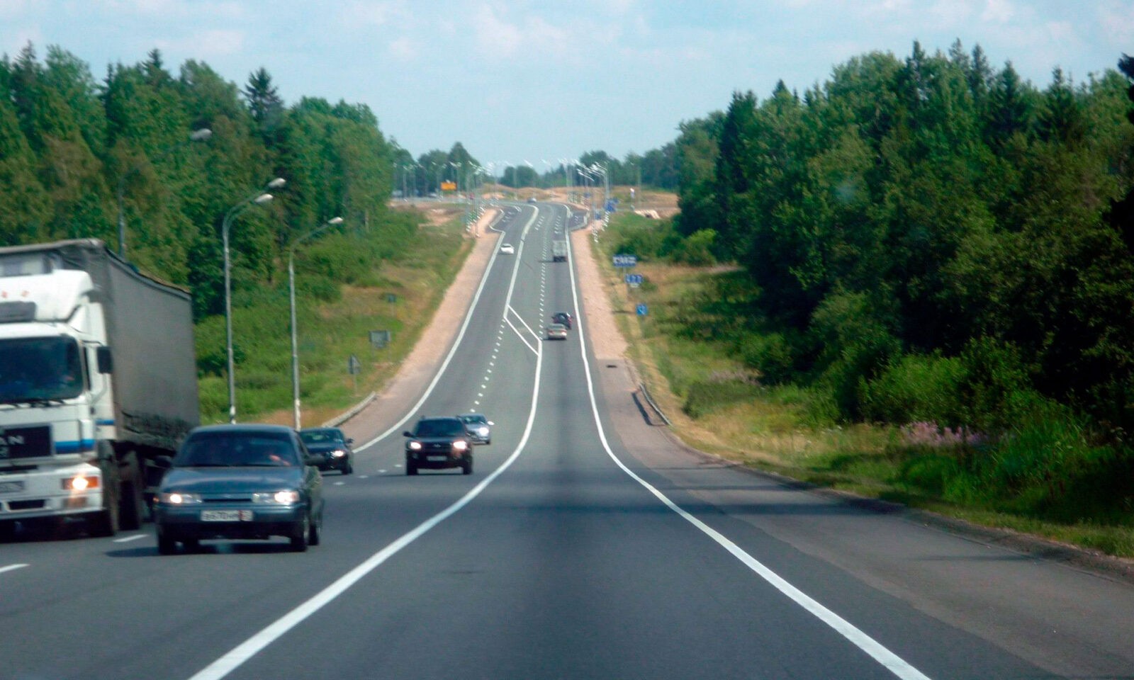В Тверской области идёт ремонт дороги от трассы М-10 к тоннелю в Чуприяновке