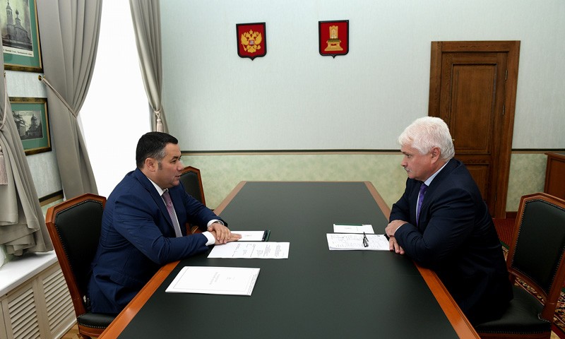 Губернатор Игорь Руденя провел встречу с главой администрации Бельского района Александром Титовым