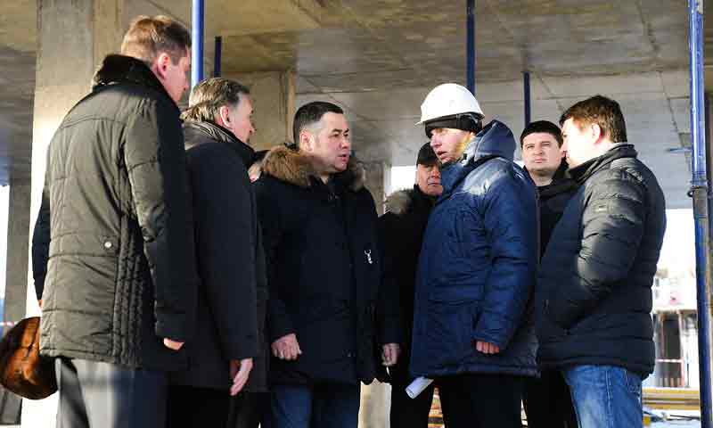 Игорь Руденя посетил строительные площадки школ в микрорайонах «Брусилово» и «Юность» Твери