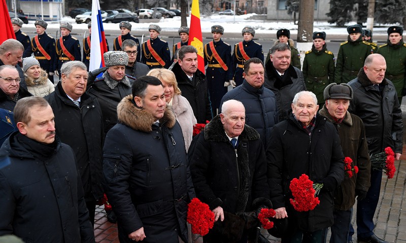В 77-ю годовщину освобождения Калинина от немецко-фашистских захватчиков прошла церемония возложения цветов к стеле «Тверь – город воинской славы»