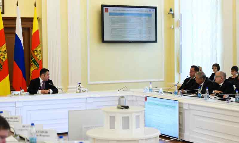 На заседании Правительства Тверской области рассмотрели реализацию программы дорожных работ в 2018 году