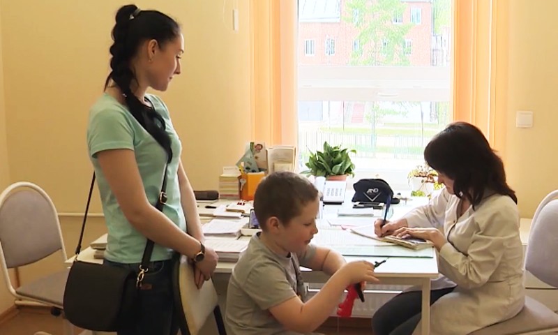 Врачи детской областной больницы проводят выездной прием в Кашинской ЦРБ