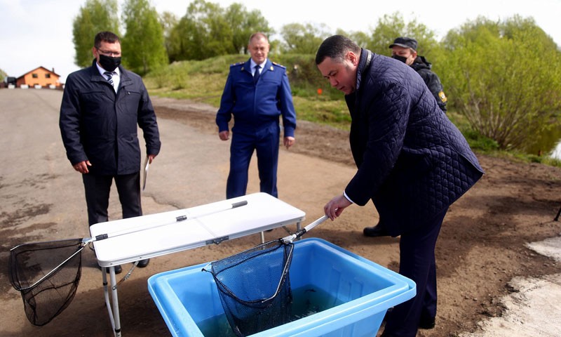 В День Волги Игорь Руденя принял участие в мероприятии по зарыблению главной водной артерии региона