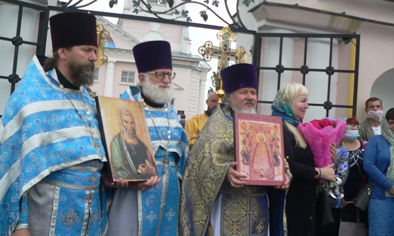 Подарок в праздник иконы Казанской