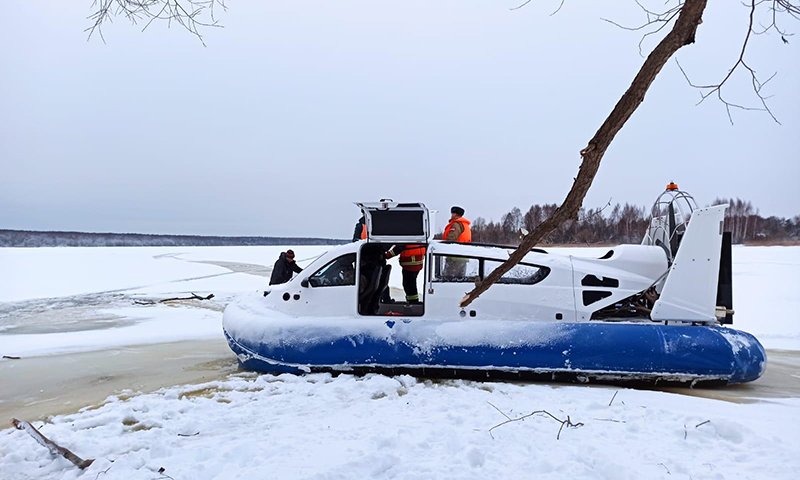 Провалились под лед