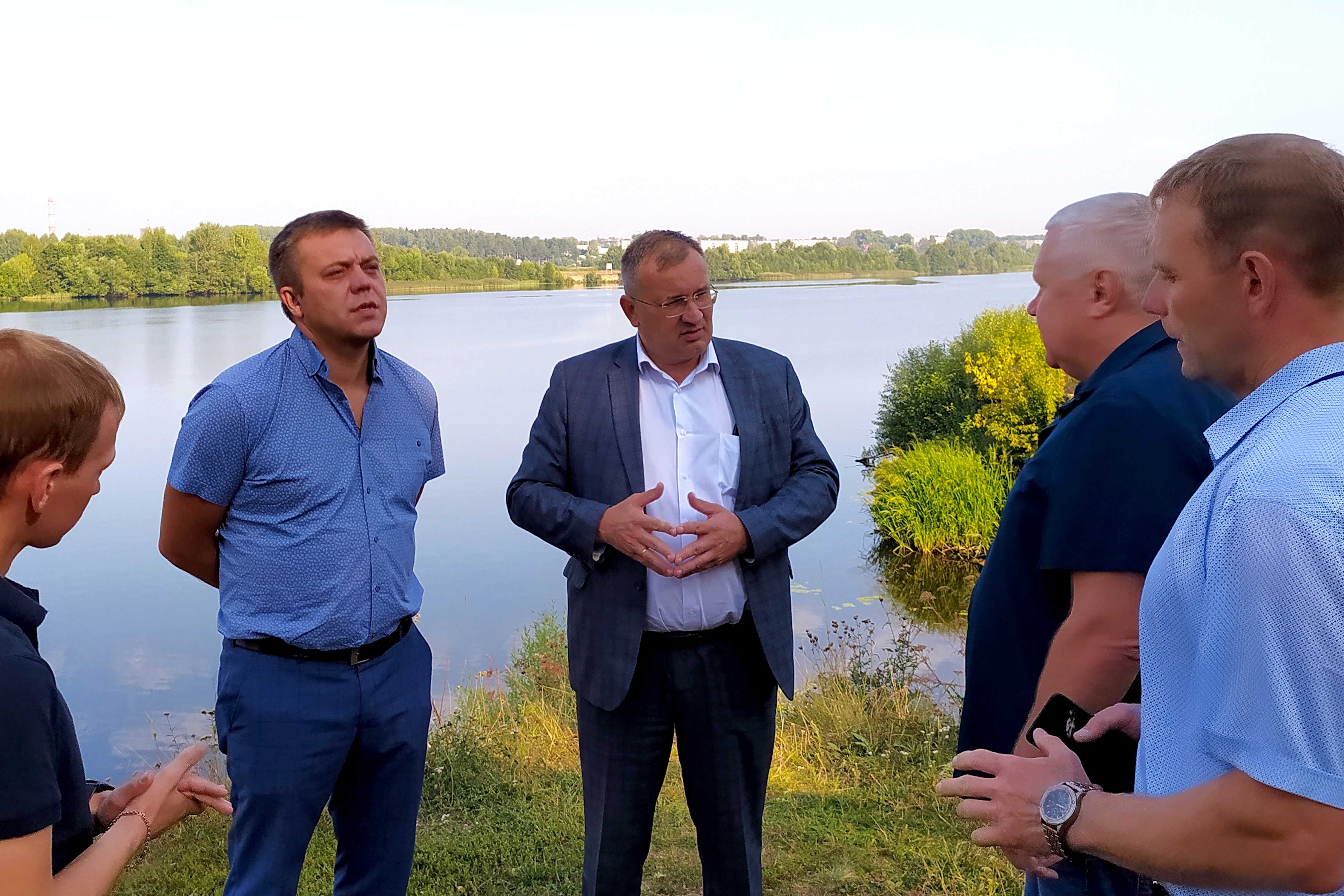 Андрей Радченко обсуждает с кимрскими коллегами варианты проведения капитального ремонта подводного водопровода