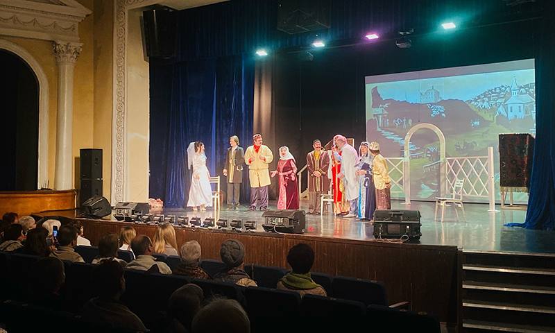 Спектакль «Ханума» театра «Квадрат» показали на сцене ДК «40 лет Октября» в Кимрах