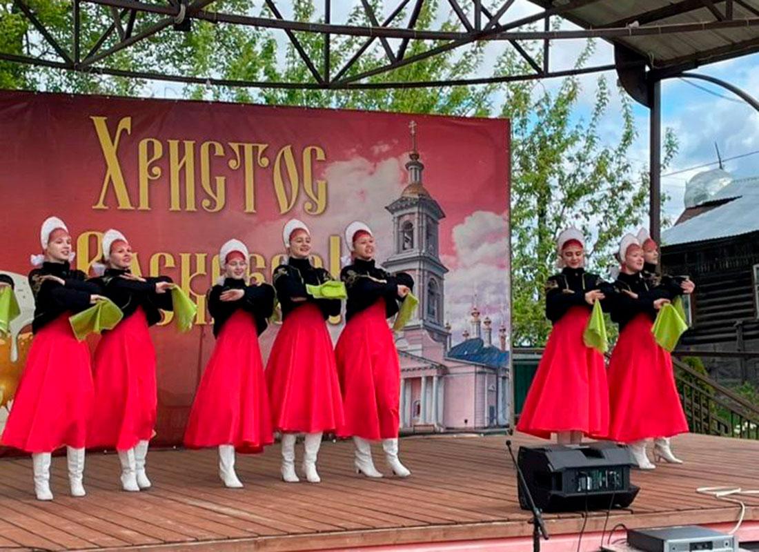 Праздничный пасхальный концерт на площади перед храмом Вознесения Господня 1 pashalnyj