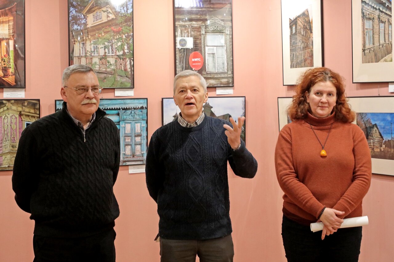 В Кимрском краеведческом музее открылась яркая фотовыставка «Деревянное зодчество» 4