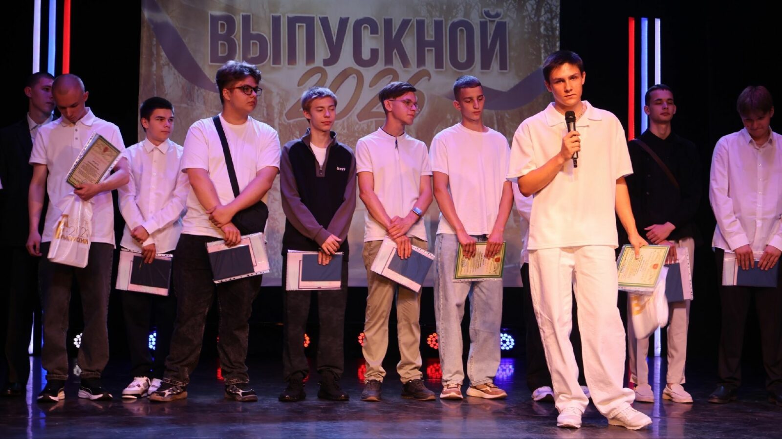 В Кимрах вручили дипломы выпускникам колледжа 9 uxvr9ycnsly7527090632011070158